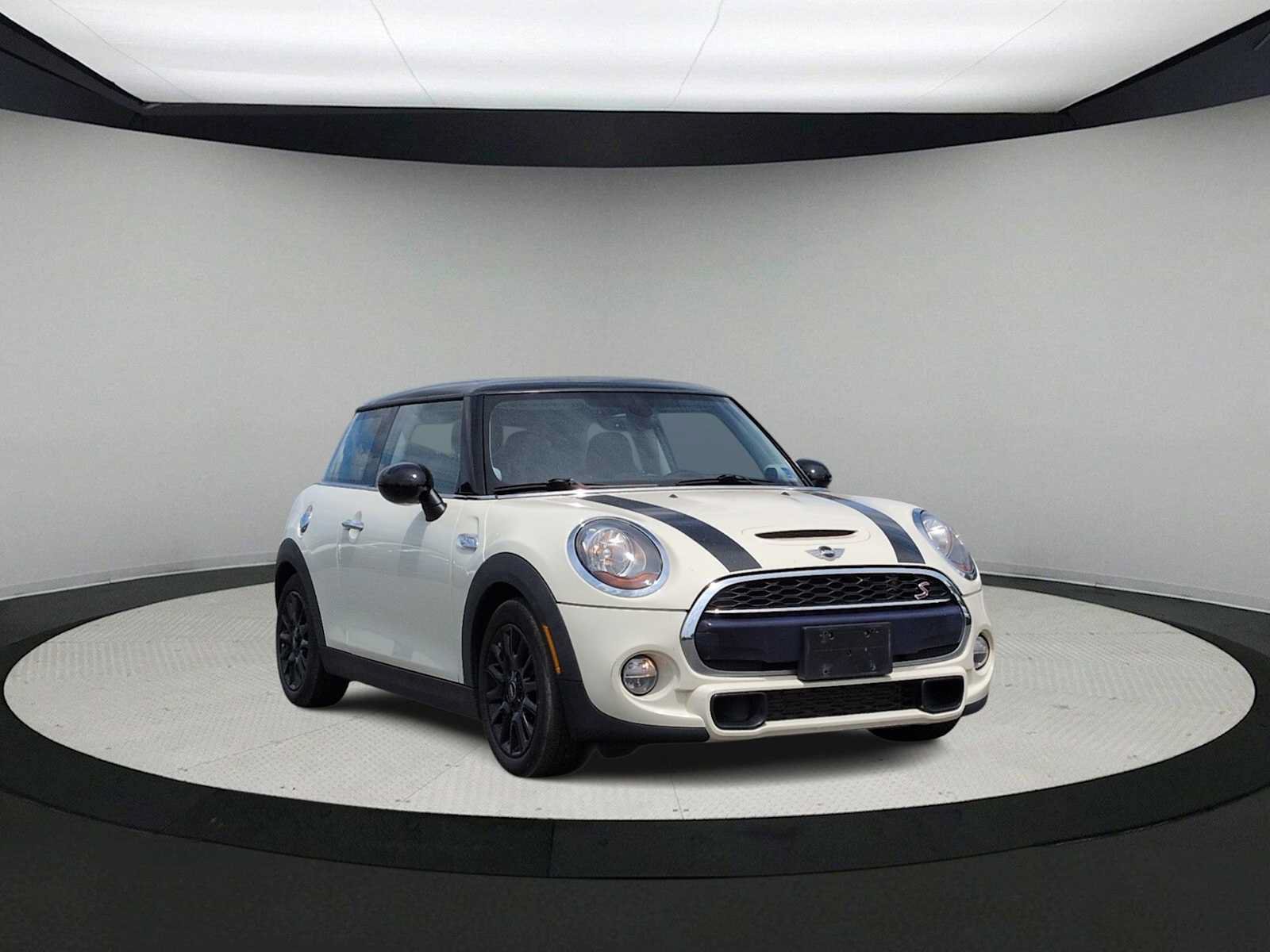 Used 2016 MINI Cooper S FWD image 2
