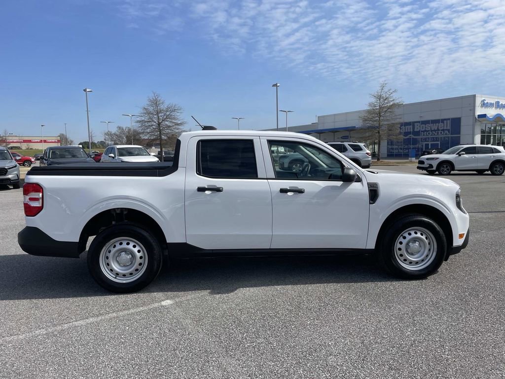 Used 2025 Ford Maverick XL image 2