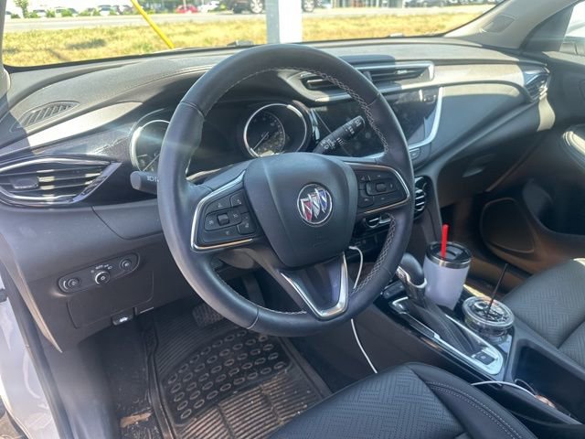 Used 2022 Buick Encore GX Essence w/ Experience Buick Package FWD image 31
