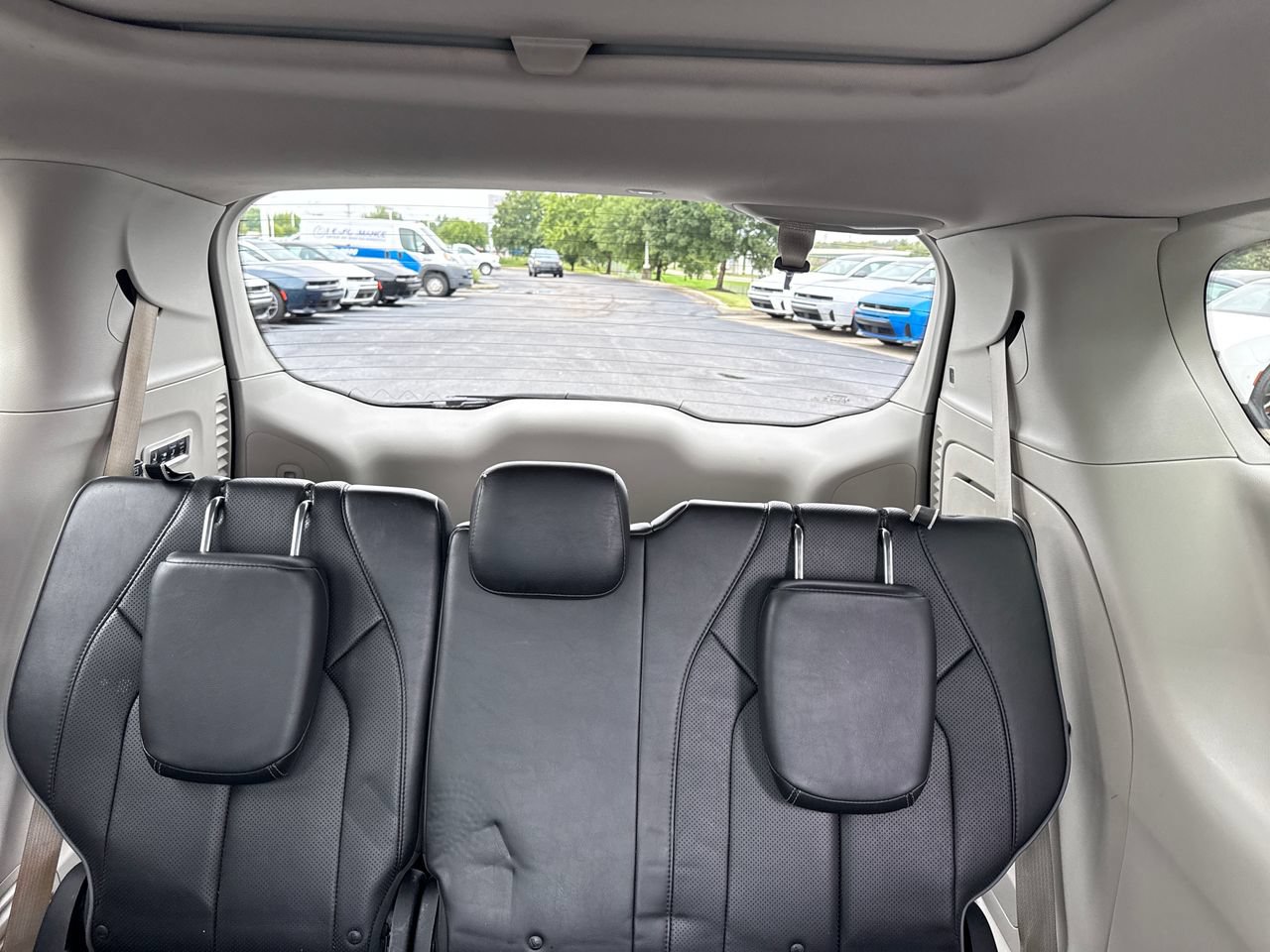 Used 2018 Chrysler Pacifica Limited FWD image 15
