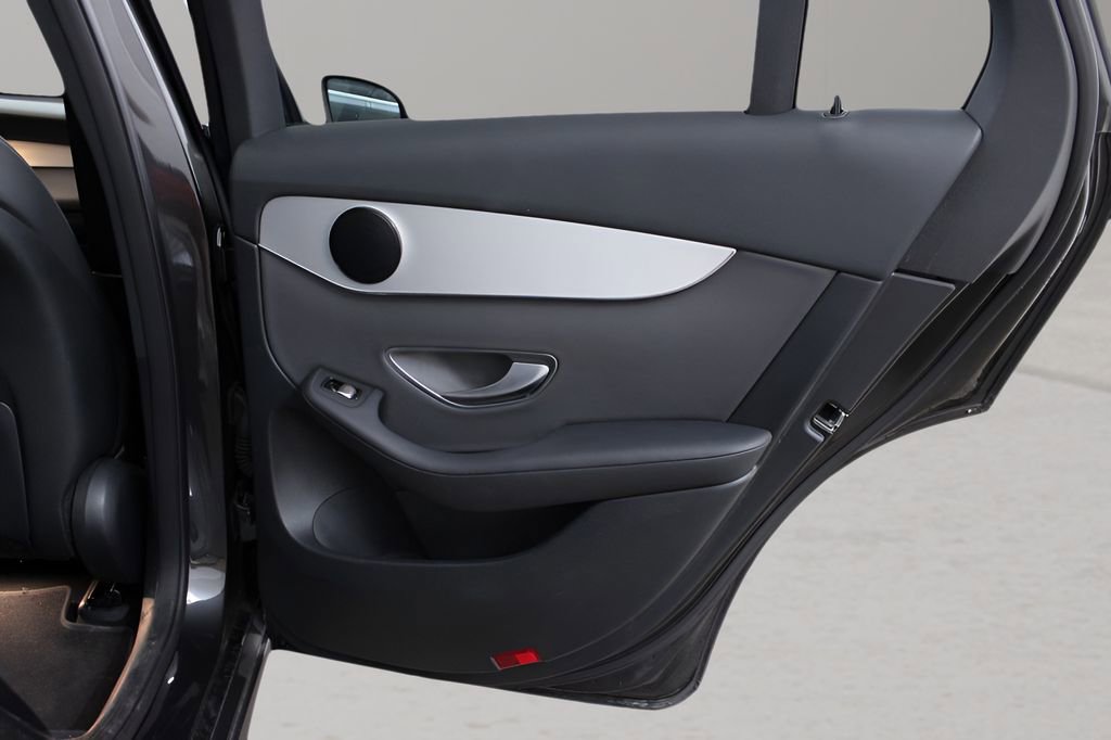 Used 2021 Mercedes-Benz GLC 300 image 11