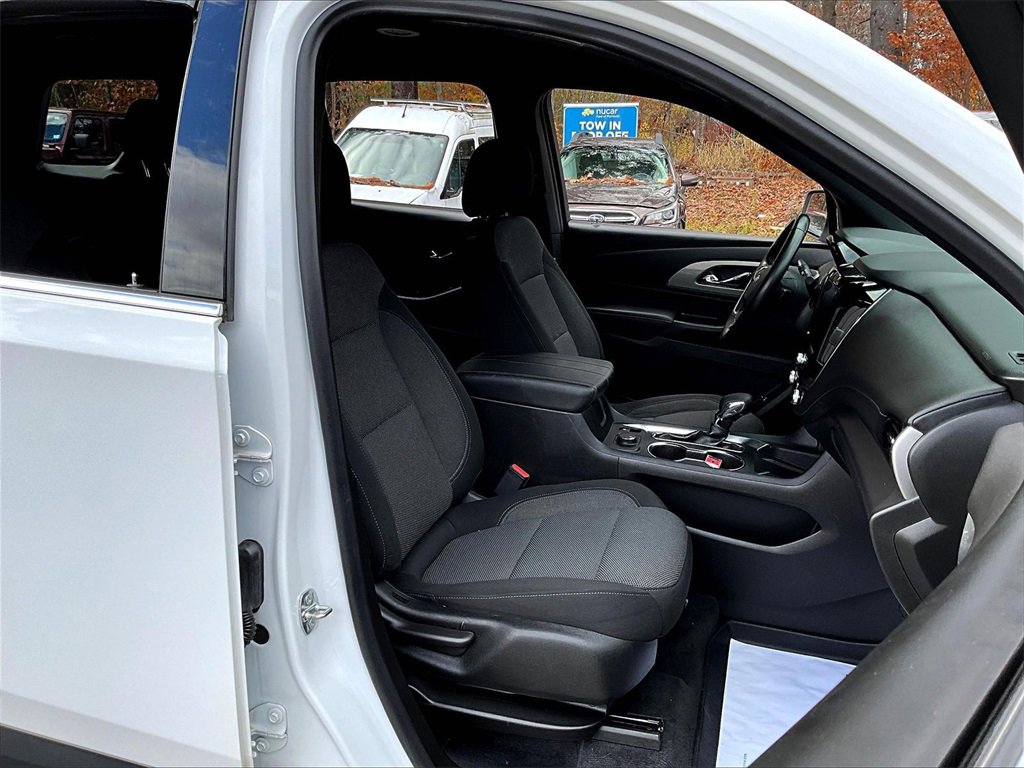 Used 2022 Chevrolet Traverse LT w/ LPO, Cargo Package image 11