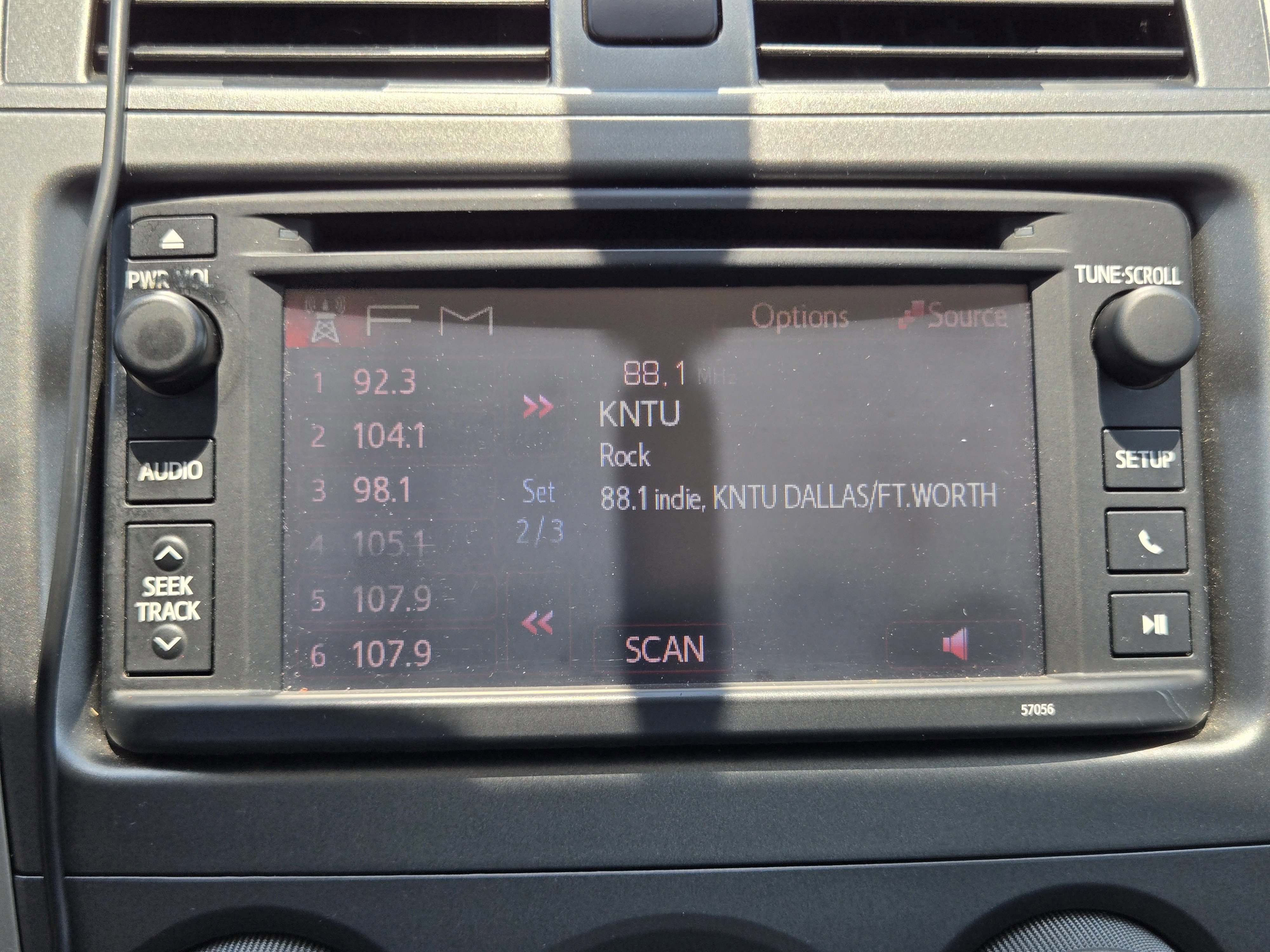 Used 2013 Toyota Corolla LE FWD image 17
