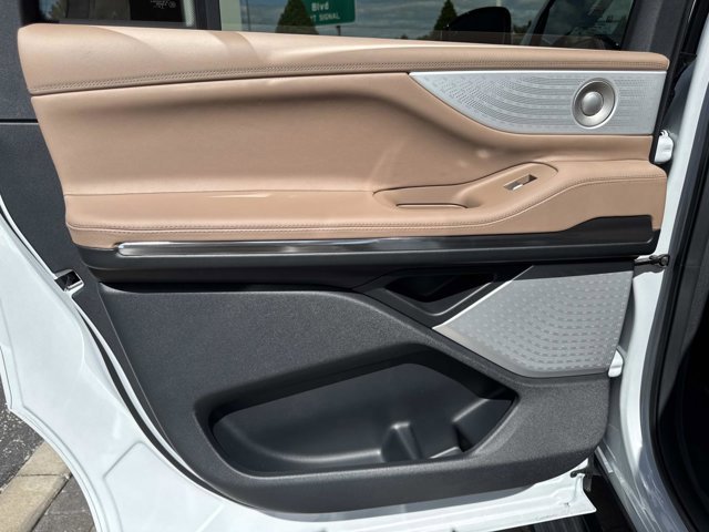 New 2025 Lincoln Navigator L Black Label image 15