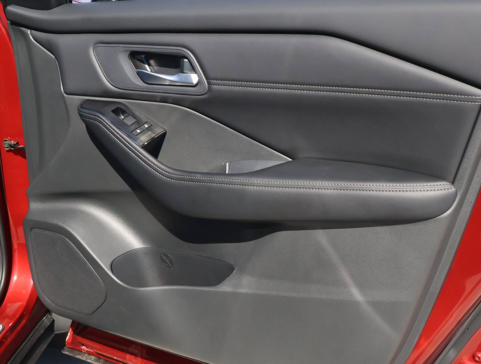 Used 2026 Nissan Rogue Dark Armor FWD image 16