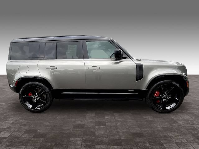 Used 2025 Land Rover Defender 110 X AWD/4WD image 8