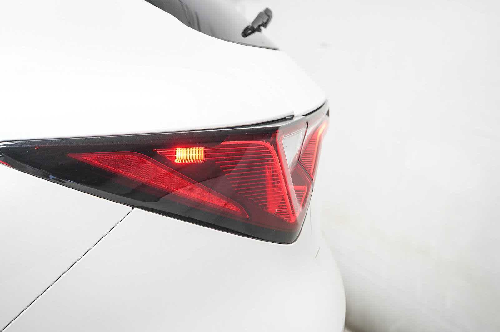 Used 2025 Acura MDX FWD w/ Technology Package image 6