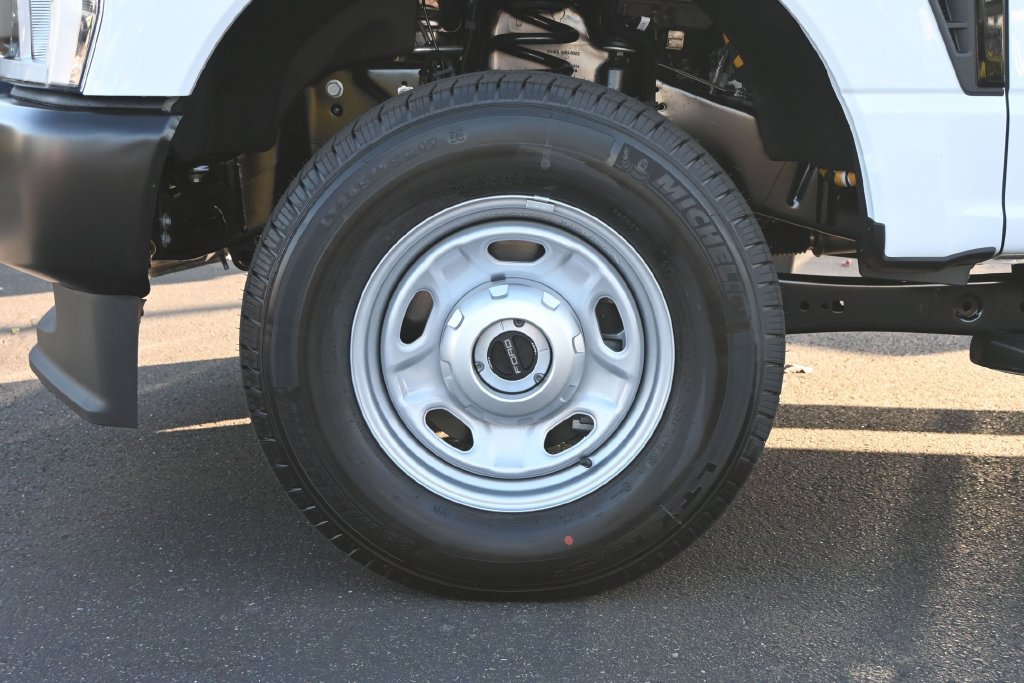 New 2027 Ford F350 XL AWD/4WD image 11