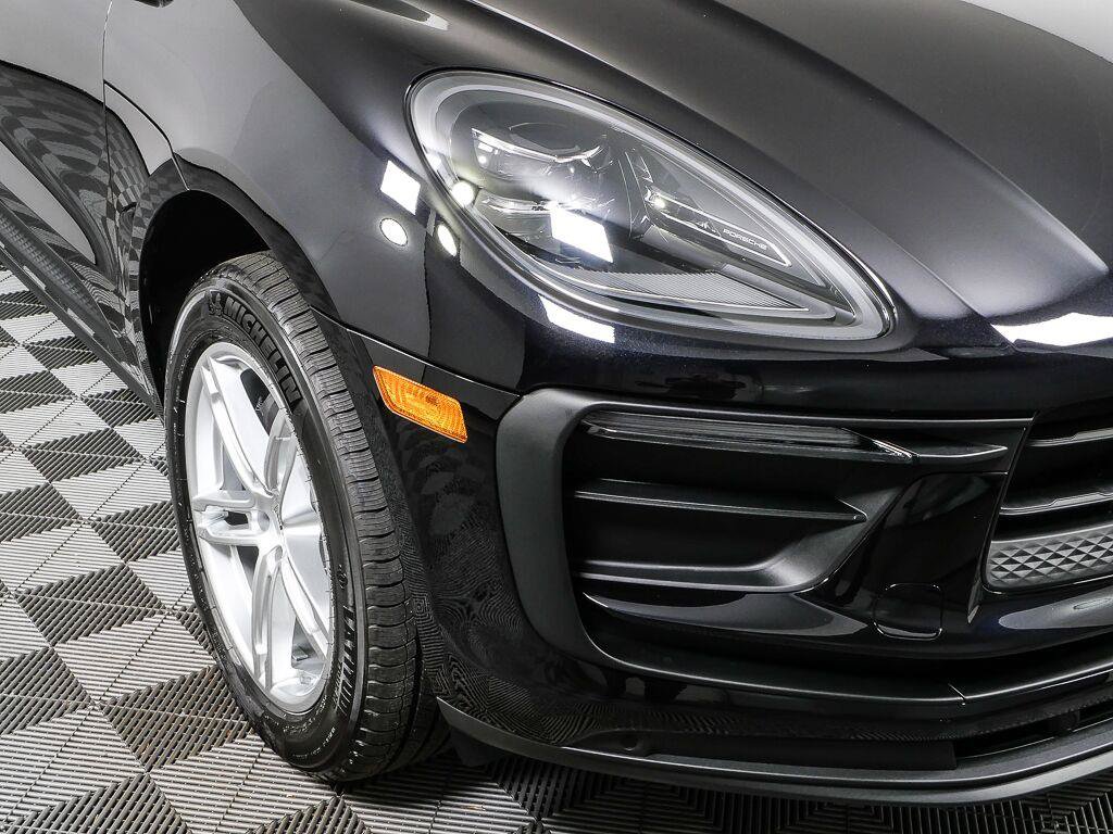 Certified 2026 Porsche Macan Turbo AWD/4WD image 38