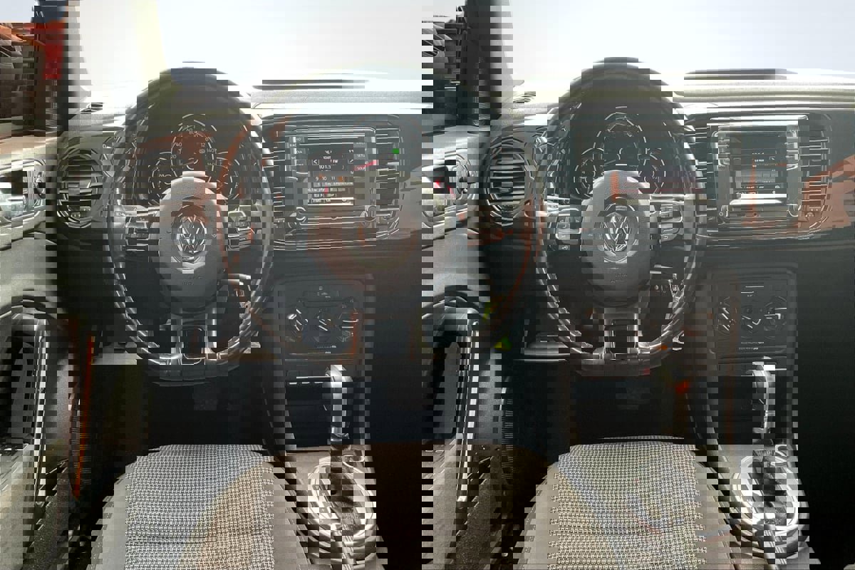 Used 2018 Volkswagen Beetle S image 5