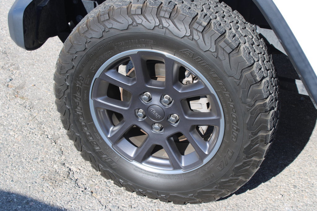 Used 2020 Jeep Gladiator Overland AWD/4WD image 8