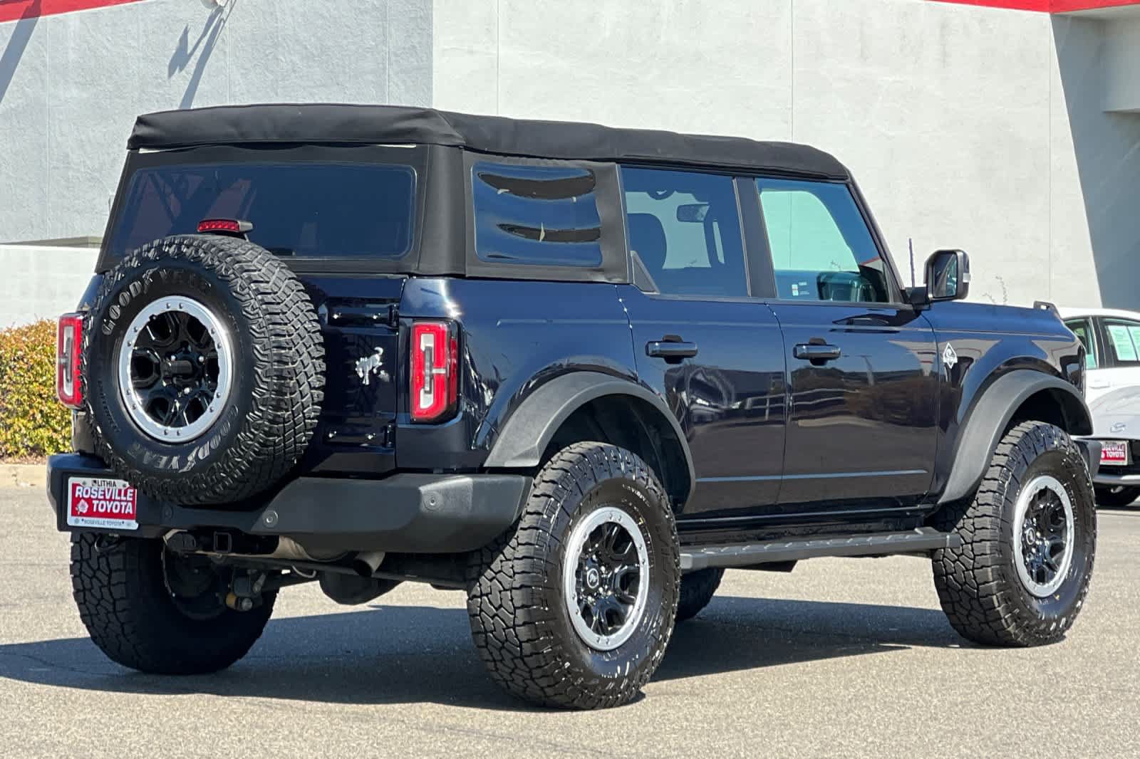 Used 2021 Ford Bronco Outer Banks w/ Sasquatch Package AWD/4WD image 2