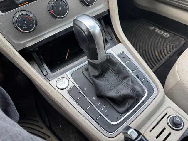 Used 2017 Volkswagen Golf Wolfsburg Edition image 11