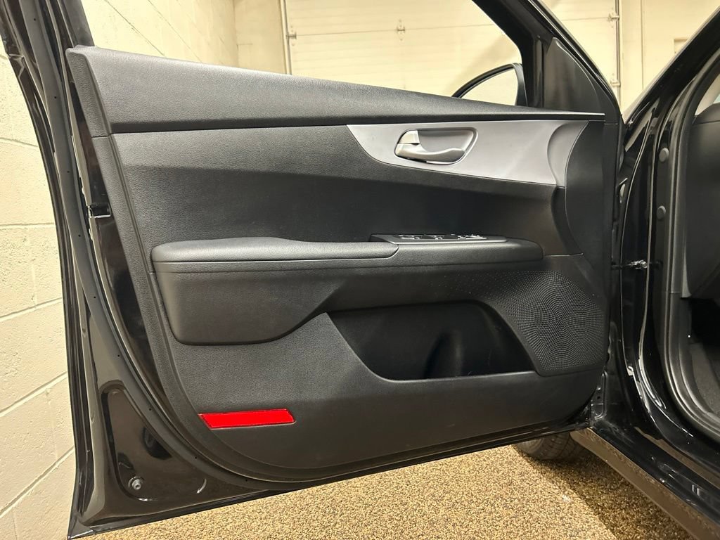 Used 2023 Kia Forte LXS FWD image 13