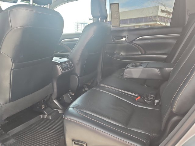 Used 2018 Toyota Highlander Limited w/ Protection Package #3 image 20