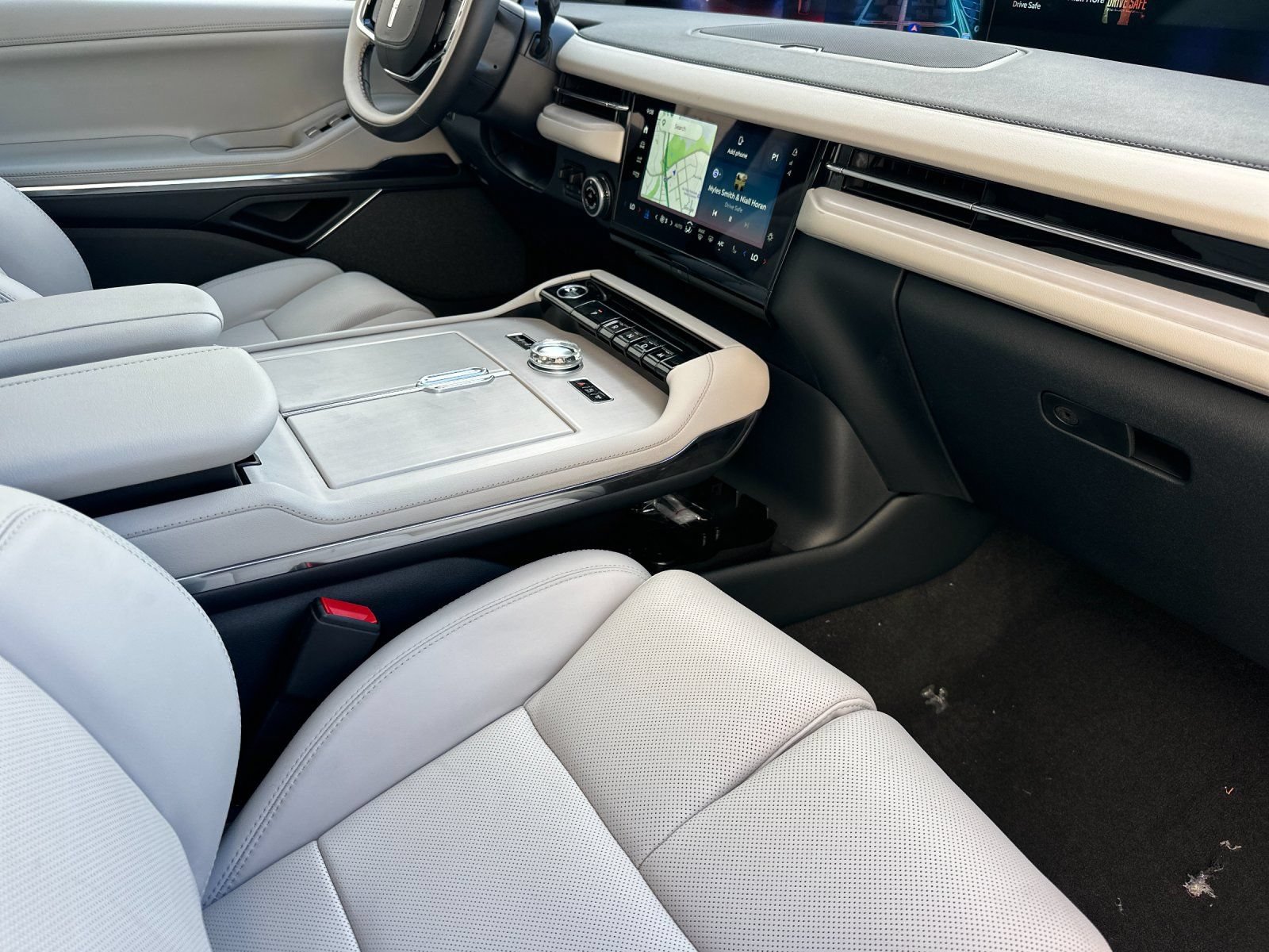 New 2026 Lincoln Navigator L Reserve AWD/4WD image 16