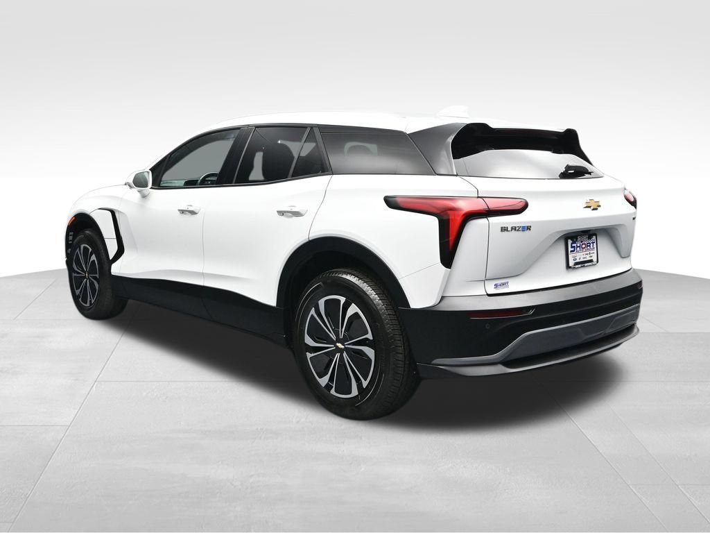 Used 2024 Chevrolet Blazer EV LT AWD/4WD image 3