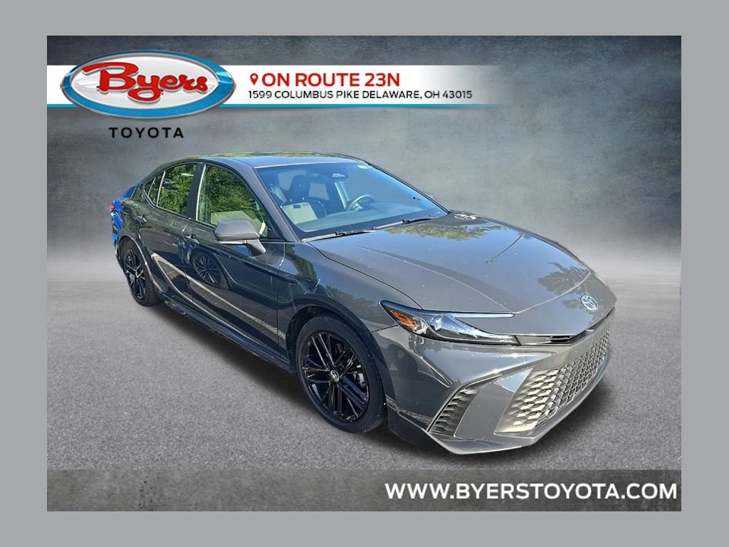 Used 2025 Toyota Camry SE FWD image 1