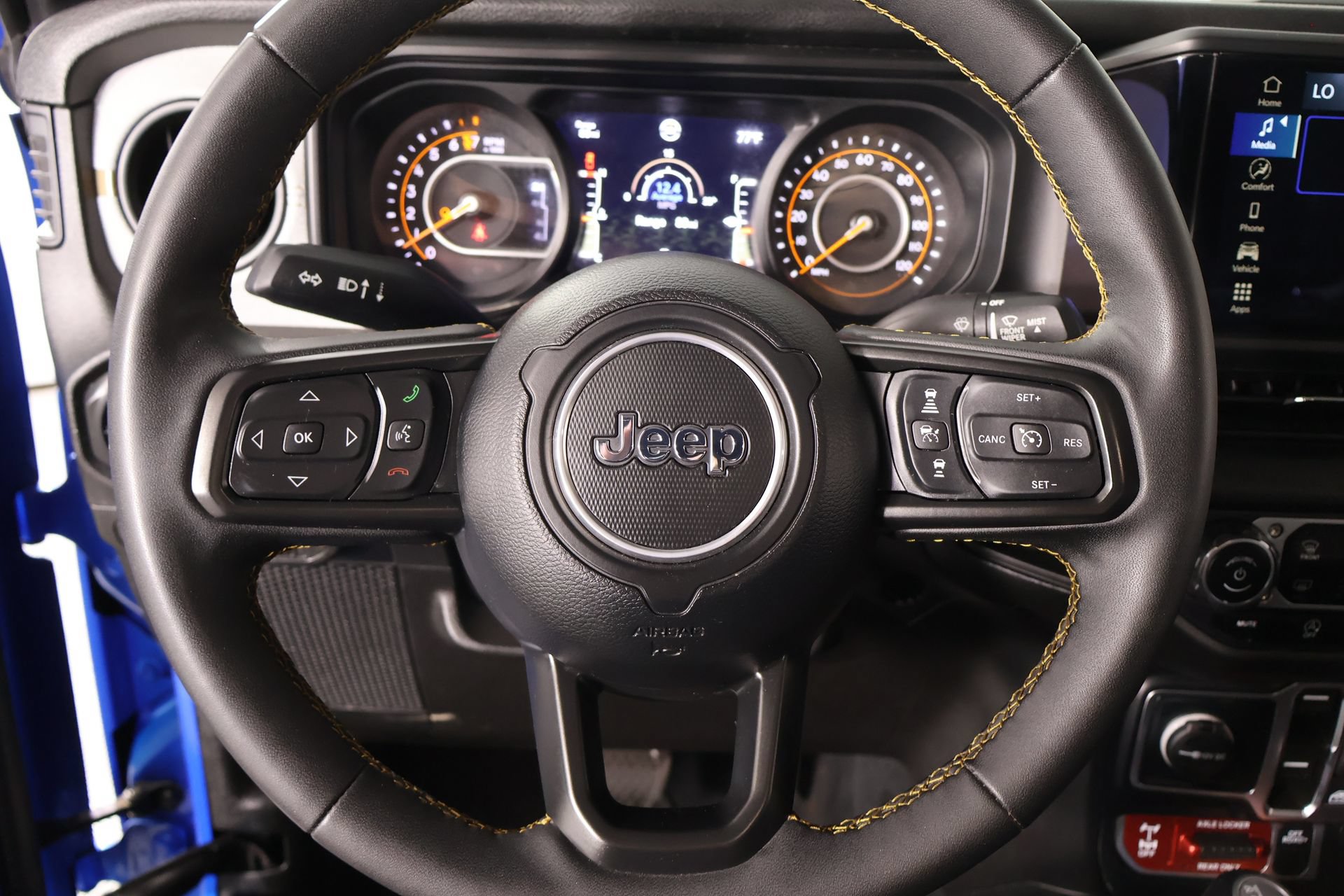 Used 2024 Jeep Gladiator Sport AWD/4WD image 3
