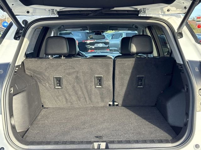 Used 2023 GMC Terrain SLT image 11