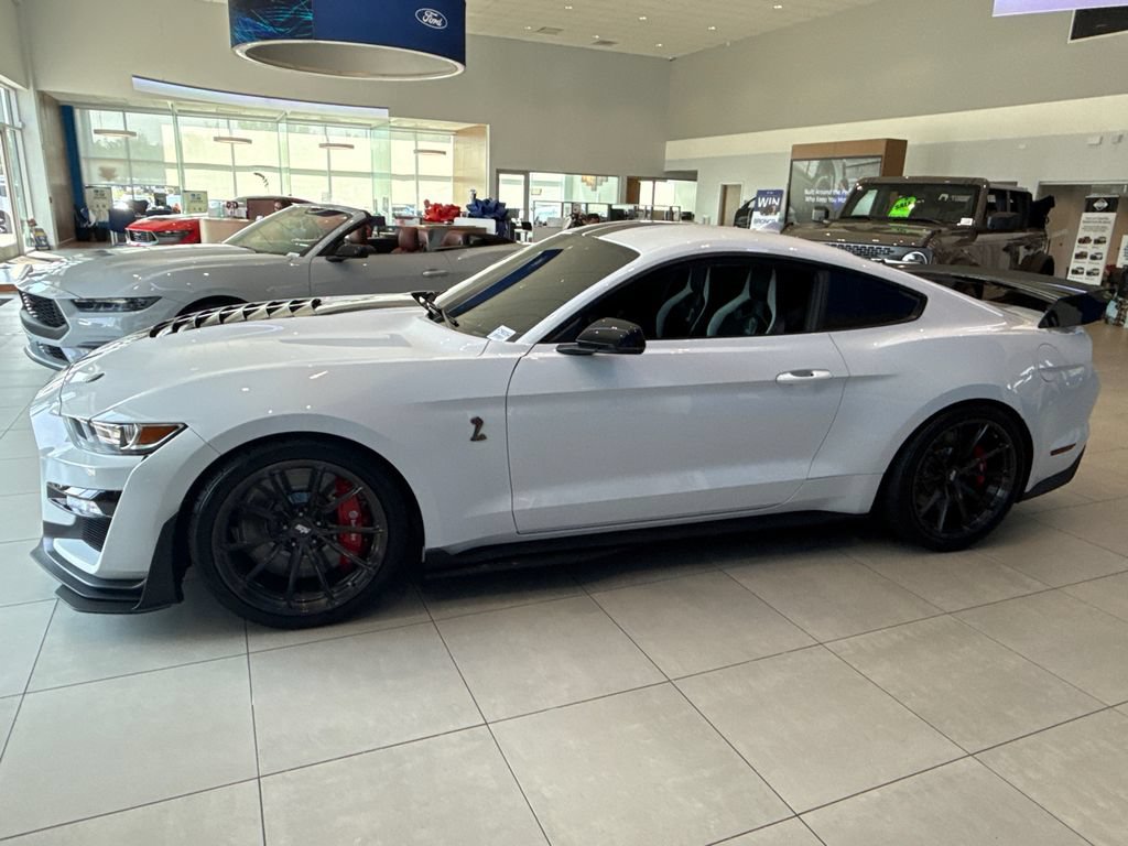 Used 2020 Ford Mustang Shelby GT500 w/ Carbon Fiber Track Pack RWD image 4