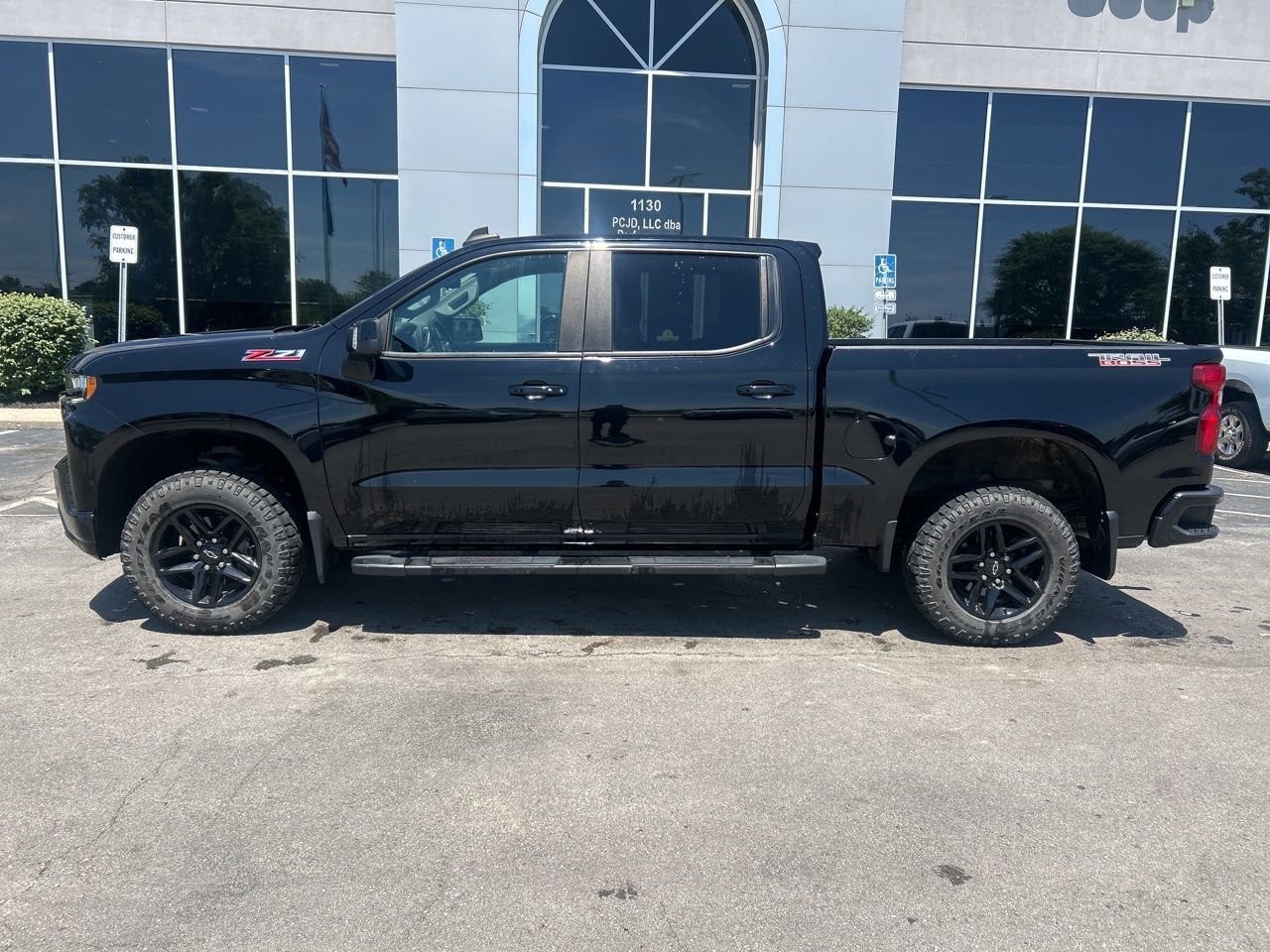 Used 2021 Chevrolet Silverado 1500 LT Trail Boss w/ Convenience Package II AWD/4WD image 5