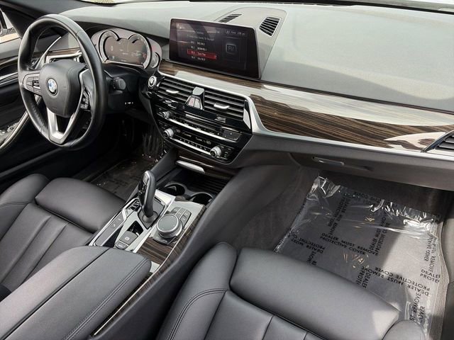 Used 2019 BMW 530e w/ Convenience Package image 13