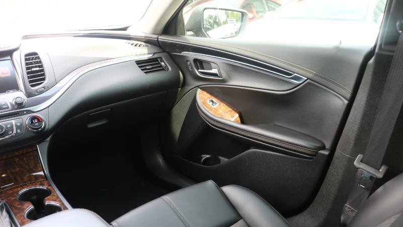 Used 2015 Chevrolet Impala LT FWD image 16