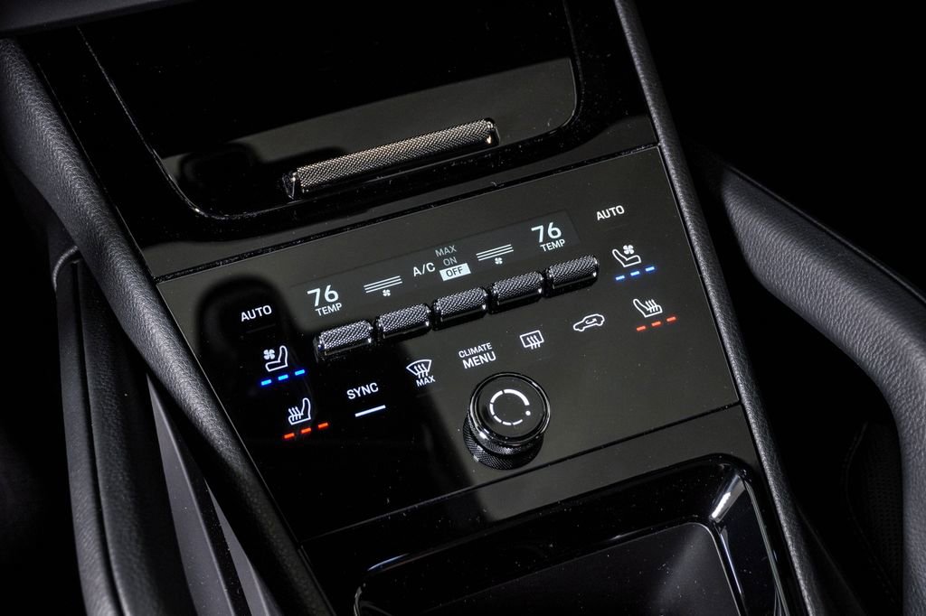 New 2026 Porsche Cayenne Coupe AWD/4WD image 24