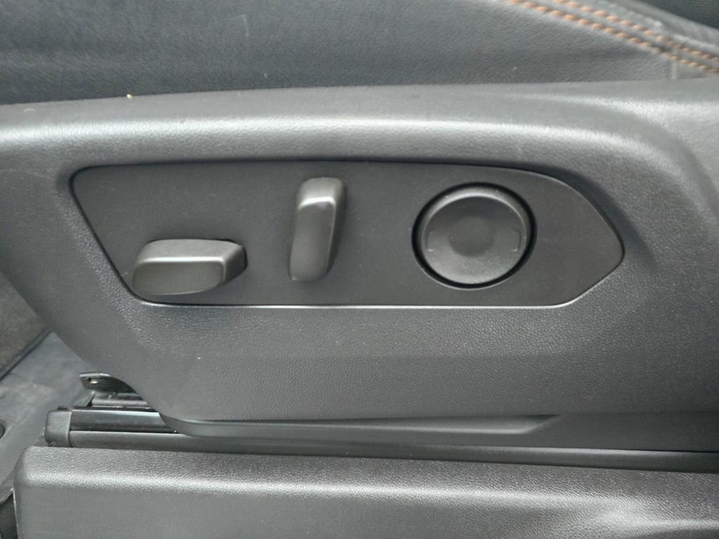 Used 2024 GMC Sierra 2500 AT4 w/ AT4 Premium Plus Package AWD/4WD image 21