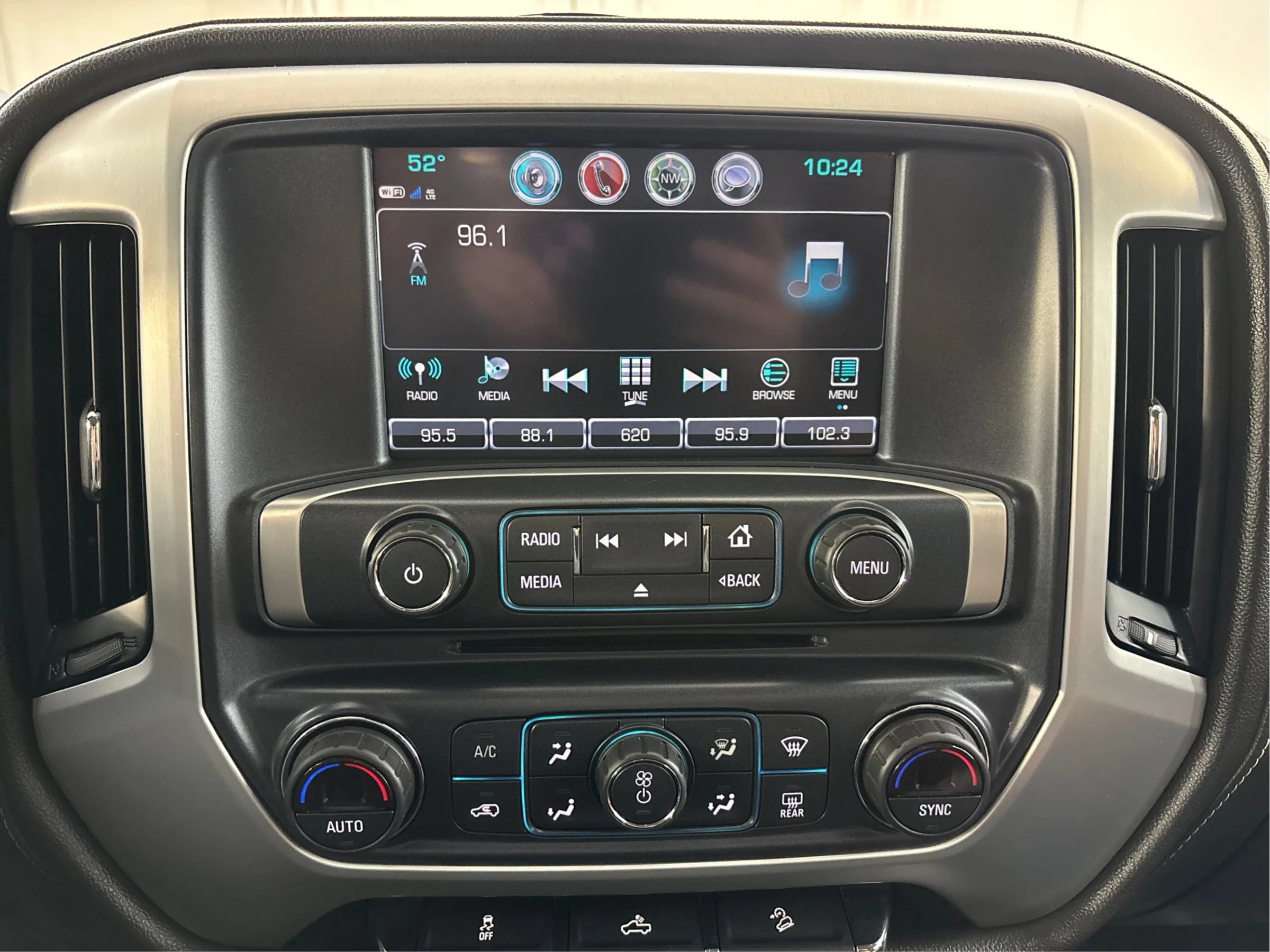 Used 2018 GMC Sierra 1500 SLE w/ SLE Value Package AWD/4WD image 19
