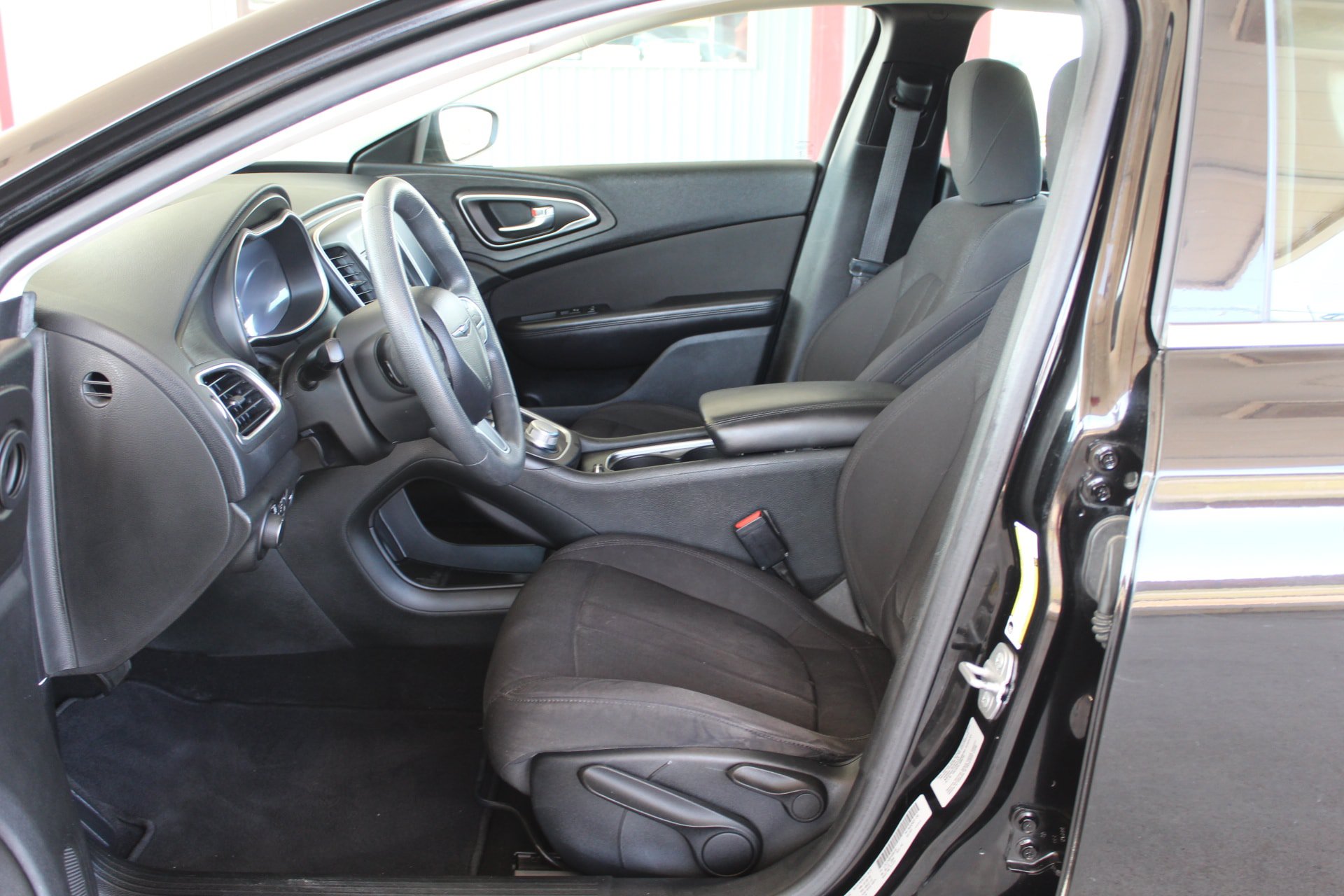 Used 2015 Chrysler 200 Limited FWD image 27