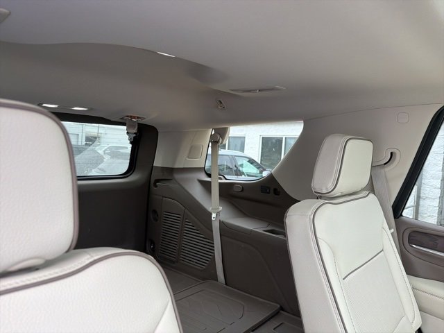 Used 2021 GMC Yukon Denali w/ Denali Premium Package image 15