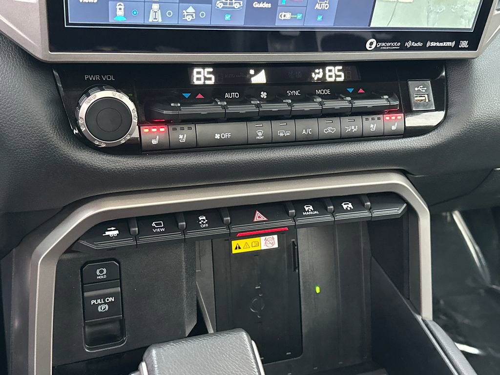 Used 2022 Toyota Tundra Limited image 32