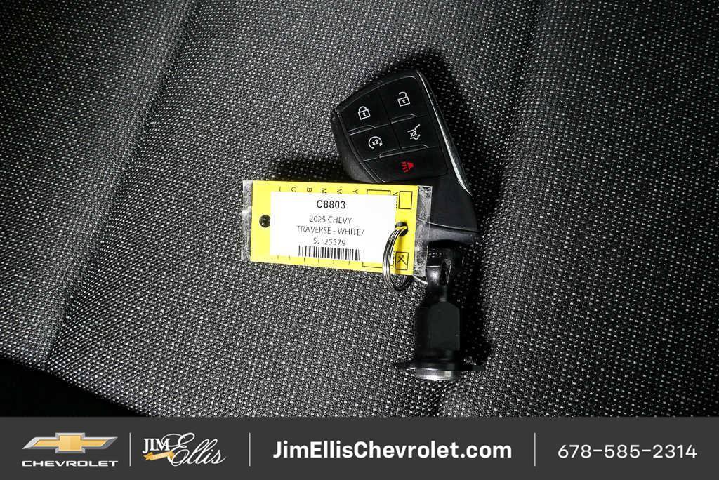 Certified 2025 Chevrolet Traverse LT FWD image 24