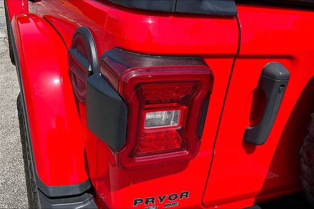 Used 2021 Jeep Wrangler Unlimited Rubicon w/ Dual Top Group AWD/4WD image 23
