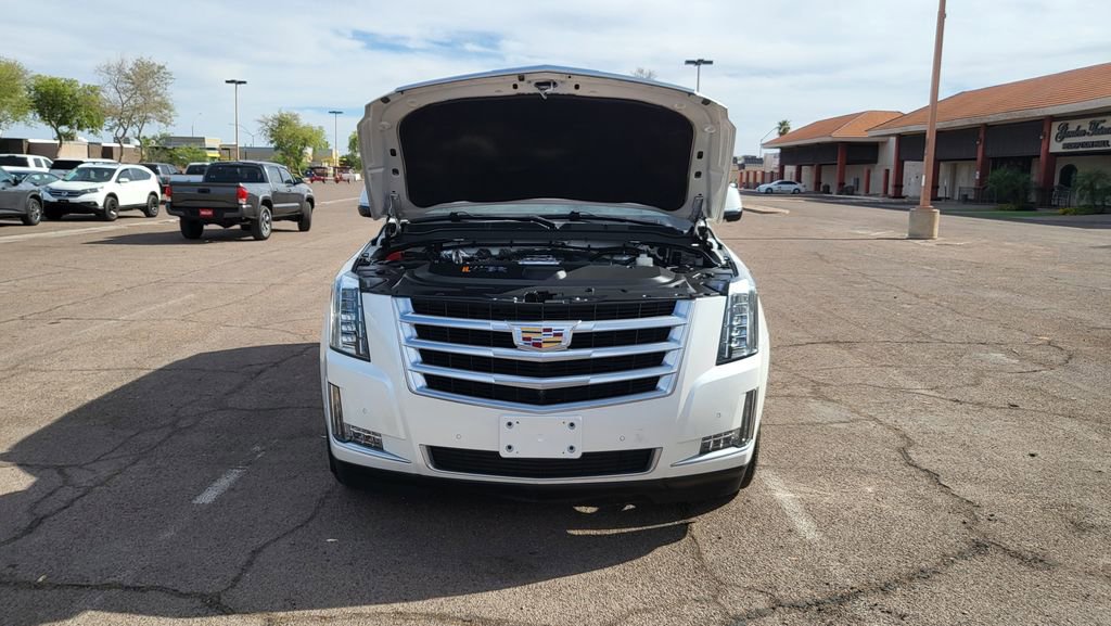 Used 2018 Cadillac Escalade Luxury AWD/4WD image 46