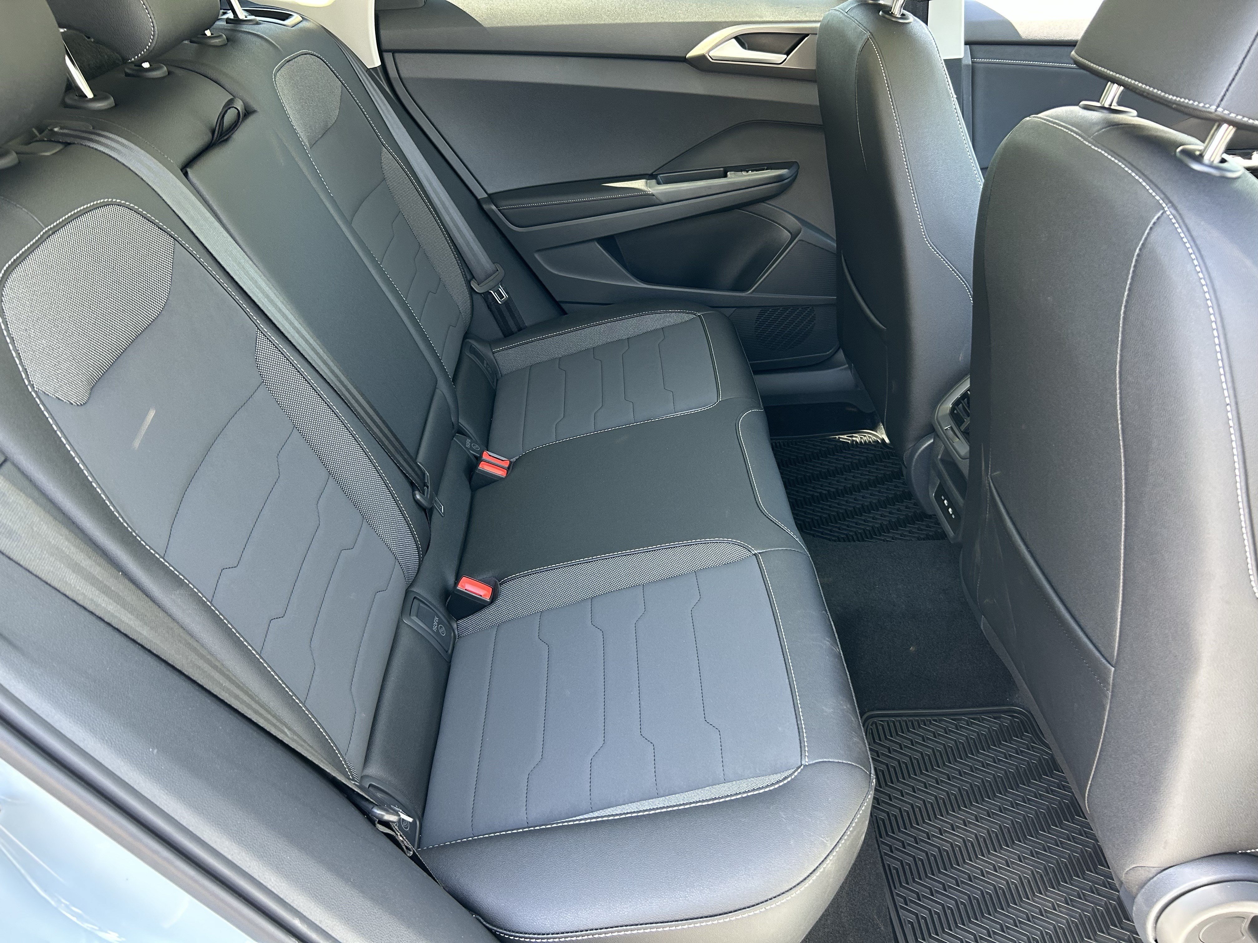 New 2026 Volkswagen Taos SE FWD image 10