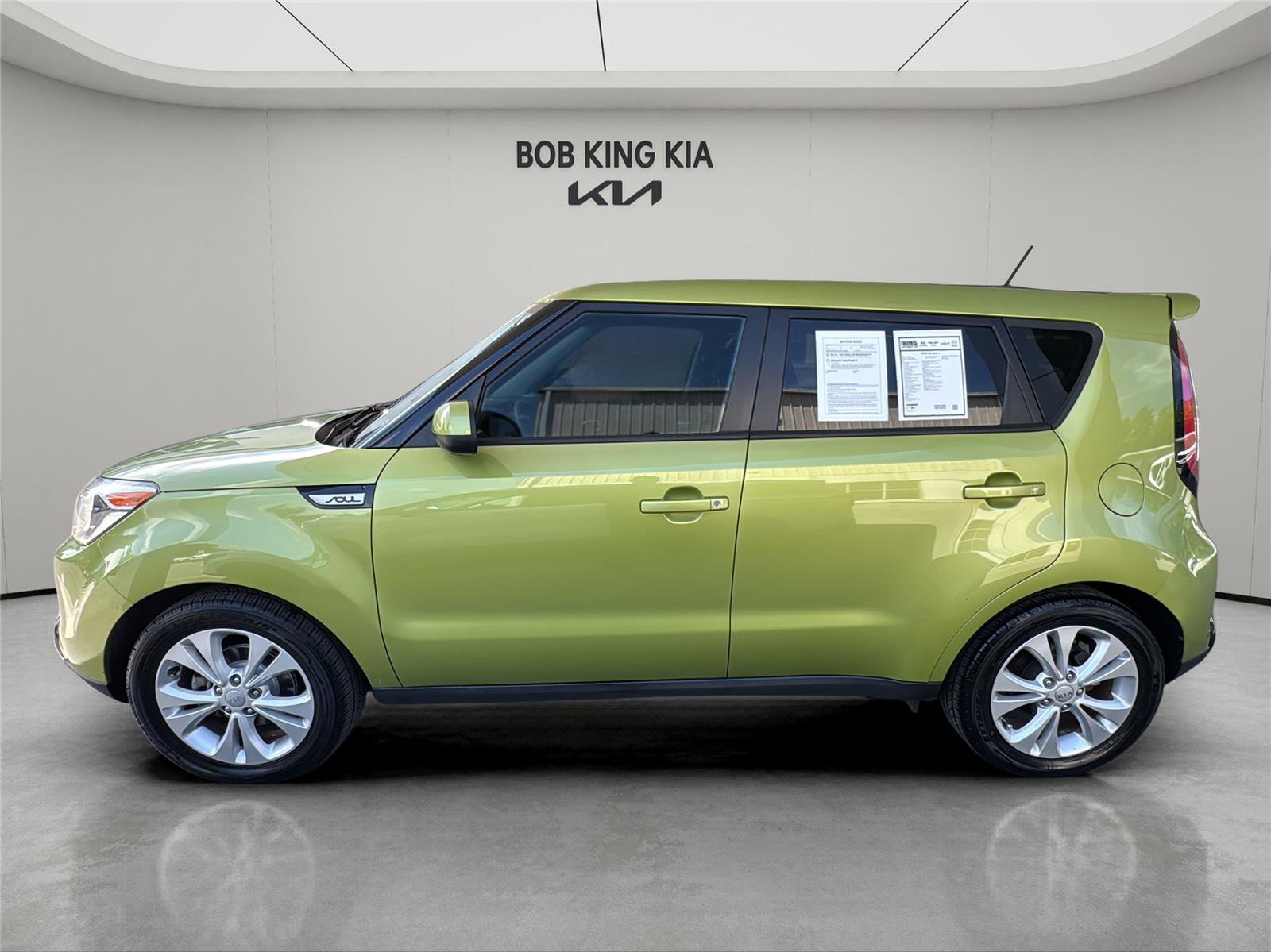 Used 2016 Kia Soul + FWD image 2