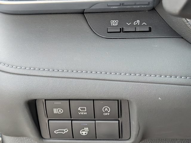 Used 2024 Toyota Highlander Platinum FWD image 24