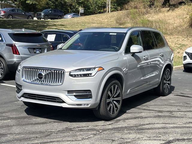 Used 2025 Volvo XC90 B5 Core image 8
