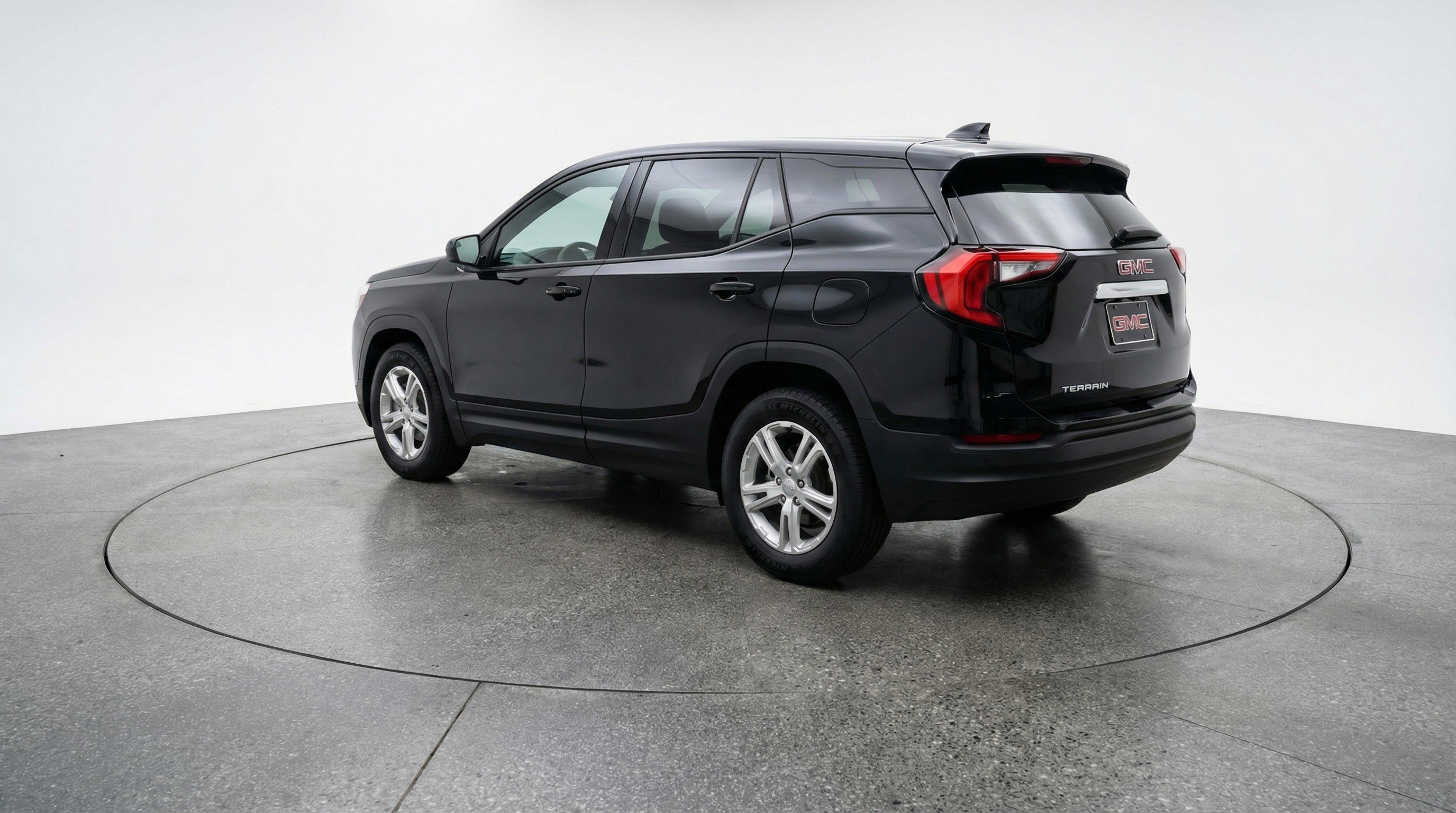 Used 2024 GMC Terrain SLE image 6