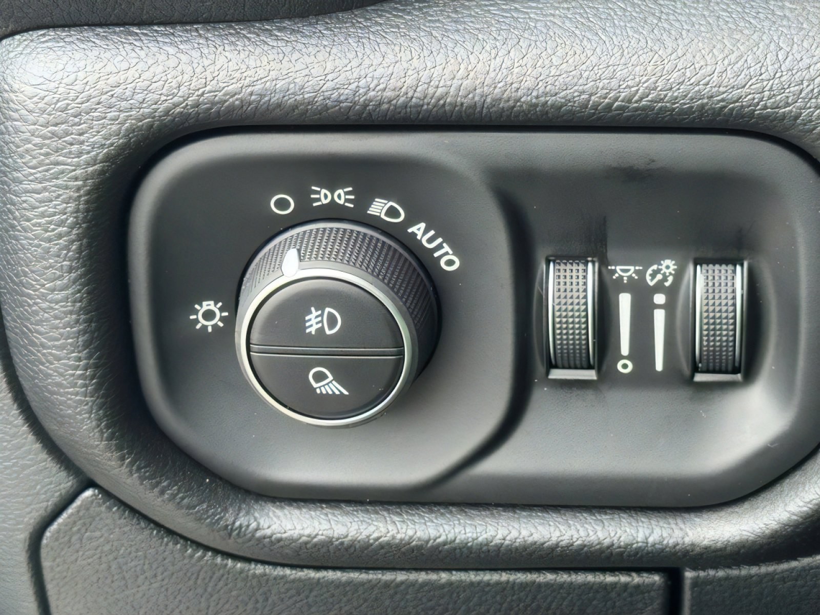 New 2026 RAM 1500 Laramie w/ Night Edition image 21