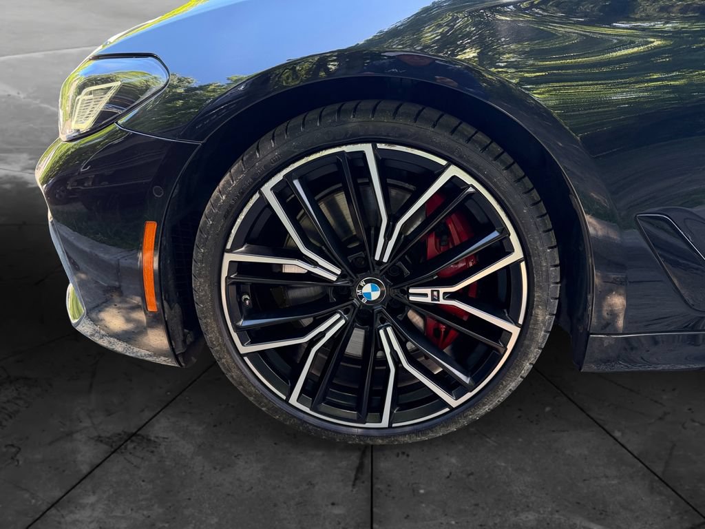 Used 2022 BMW M550i xDrive AWD/4WD image 14