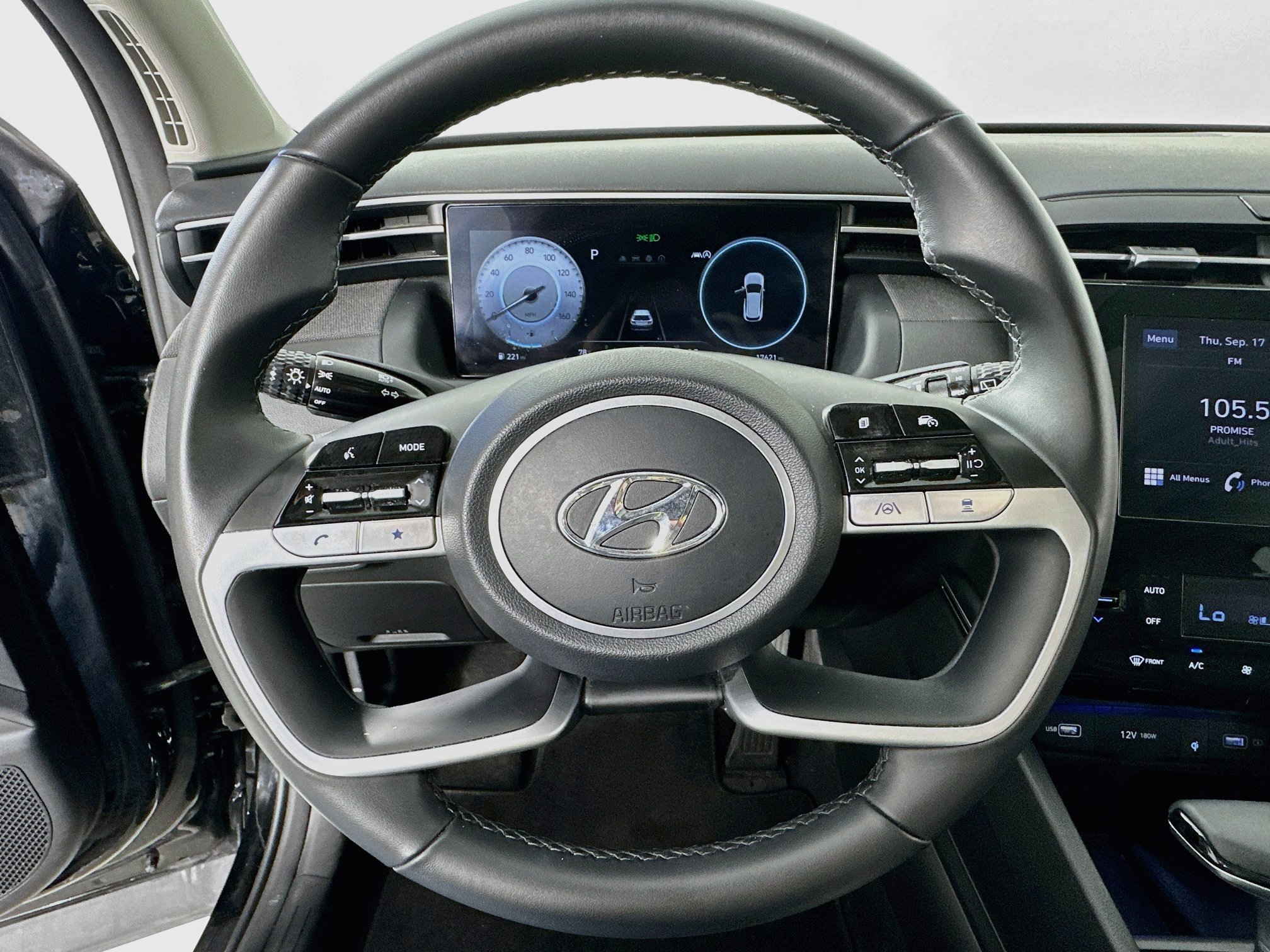 Used 2023 Hyundai Tucson SEL w/ Convenience Package FWD image 11