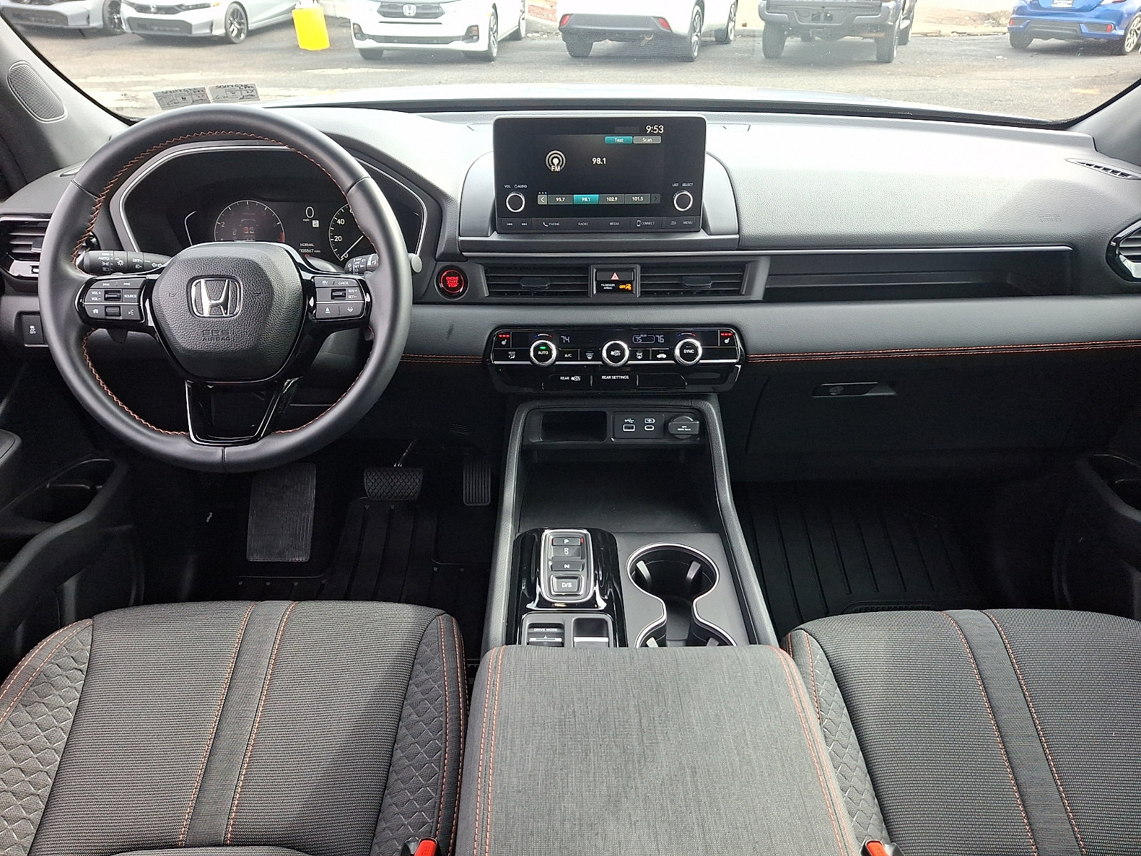 Used 2025 Honda Pilot Sport image 11