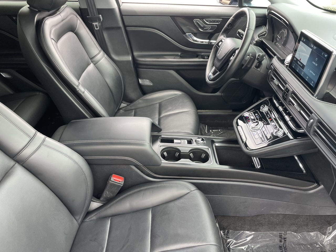 Used 2022 Lincoln Corsair AWD w/ Premium Package image 11