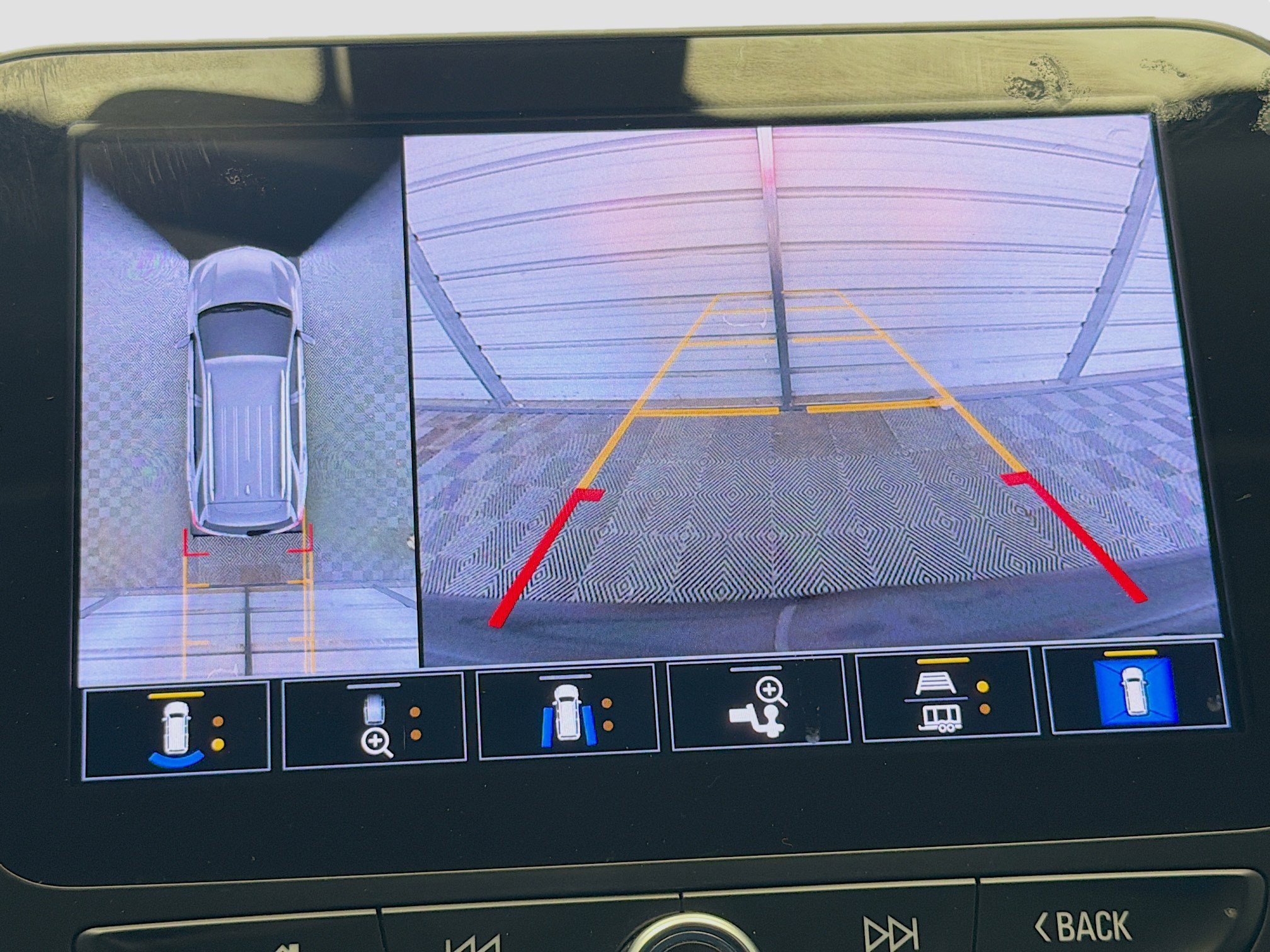 Used 2022 Chevrolet Equinox LT AWD/4WD image 16
