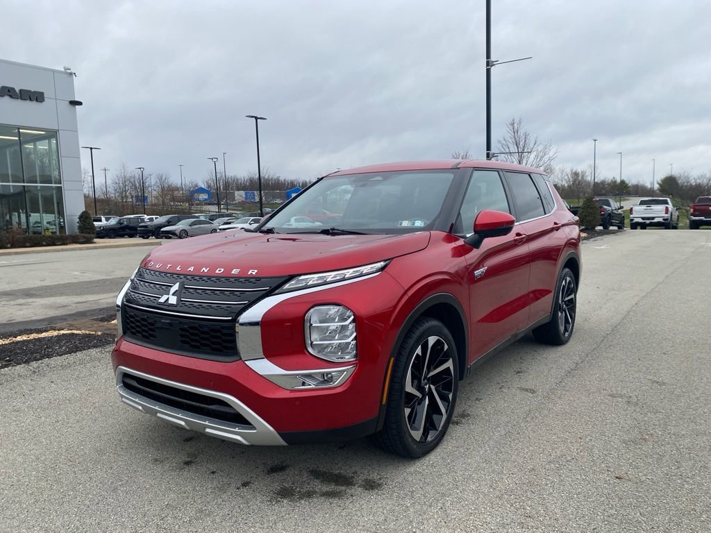 Used 2024 Mitsubishi Outlander 4WD Plug-In Hybrid image 5