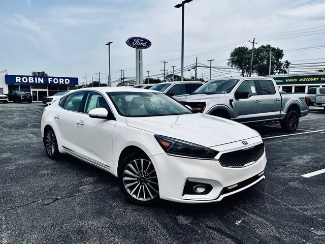 Used 2017 Kia Cadenza Premium w/ Luxury Package